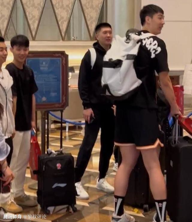 艾娃亚当斯