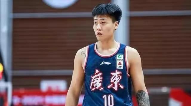 老外挺进娇妻的体内
